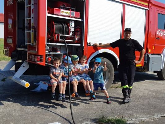 Grafika #24: "Pszczółki" i "Smerfy" obchodzą Międzynarodowy Dzień Dziecka