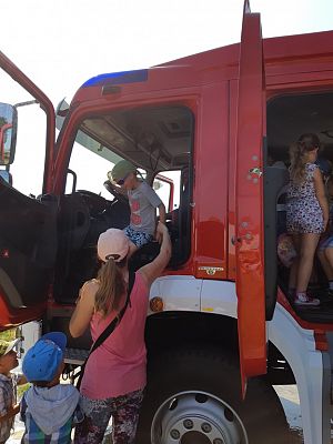 Grafika #36: "Pszczółki" i "Smerfy" obchodzą Międzynarodowy Dzień Dziecka