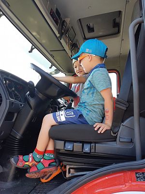 Grafika #40: "Pszczółki" i "Smerfy" obchodzą Międzynarodowy Dzień Dziecka