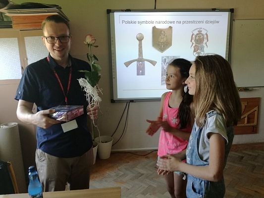 Grafika #4: Lekcje historii z okazji 100-lecia Niepodległości Polski z Panem Bartoszem Januszewskim i Danielem Sieczkowskim