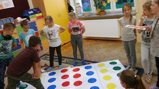 Grafika #5: Nocka w szkole - 3a