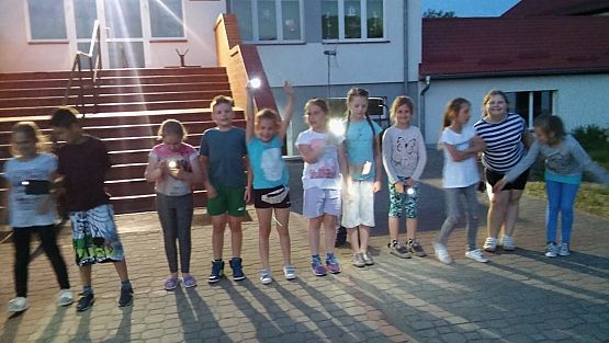 Grafika #6: Nocka w szkole - 3a