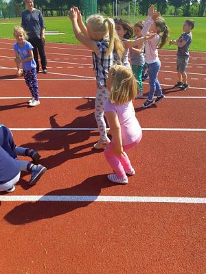 Grafika #0: SPRINTEM DO MARATONU