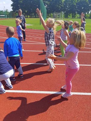 Grafika #1: SPRINTEM DO MARATONU