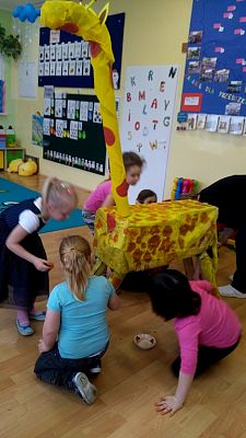 Grafika #10: "Zwierzęta kuli ziemskiej"