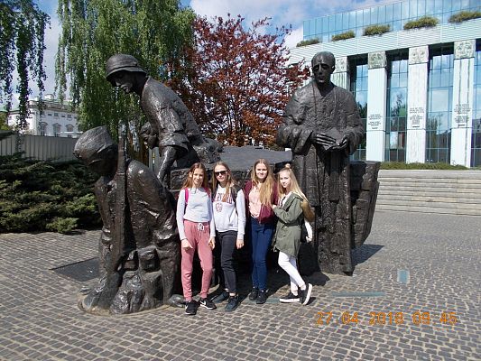 Grafika #19: Wycieczka do Warszawy klas VII