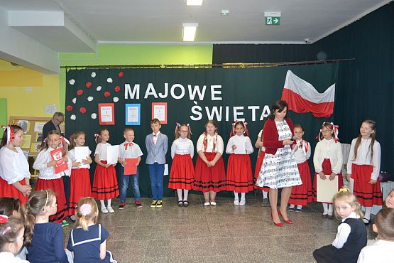 Grafika #1: "Witaj majowa jutrzenko"