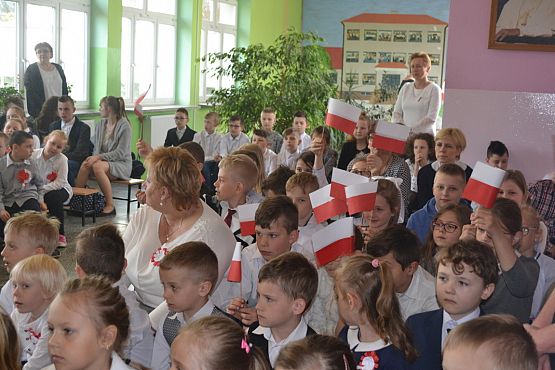 Grafika #5: "Witaj majowa jutrzenko"