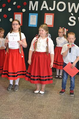 Grafika #9: "Witaj majowa jutrzenko"