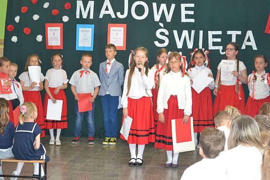 Grafika #13: "Witaj majowa jutrzenko"