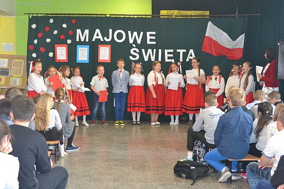 Grafika #19: "Witaj majowa jutrzenko"