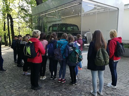 Grafika #6: Klasy drugie gimnazjum w Warszawie