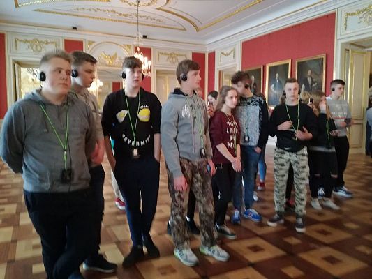 Grafika #15: Klasy drugie gimnazjum w Warszawie