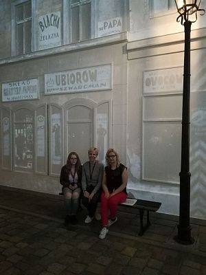 Grafika #24: Klasy drugie gimnazjum w Warszawie