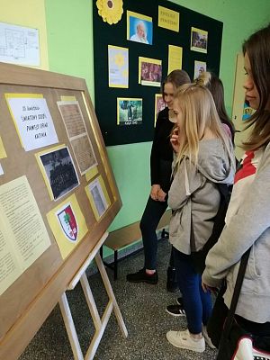 Grafika #2: Dzień Pamięci Ofiar Katynia