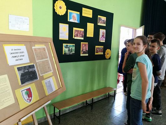 Grafika #4: Dzień Pamięci Ofiar Katynia