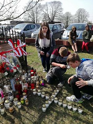 Grafika #8: Dzień Pamięci Ofiar Katynia