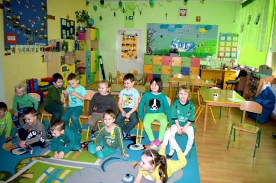 Grafika #4: Dzień zielony u "Pszczółek"