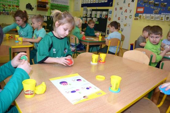 Grafika #6: Dzień zielony u "Pszczółek"