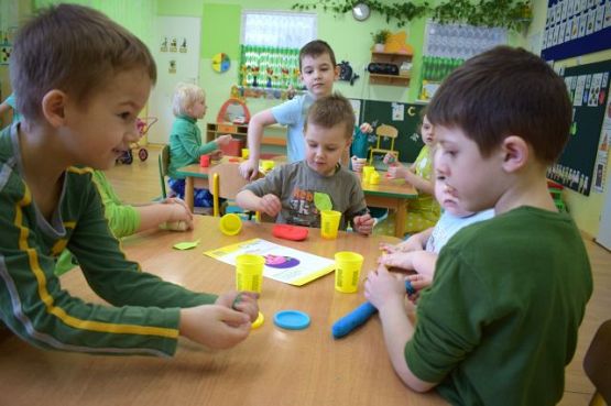 Grafika #7: Dzień zielony u "Pszczółek"