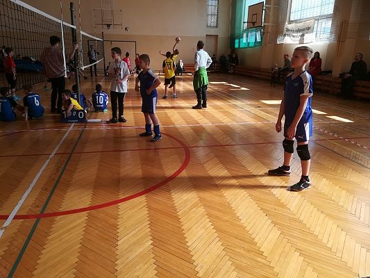 Grafika #3: "Kinder+sport"