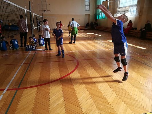 Grafika #4: "Kinder+sport"