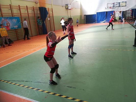 Grafika #10: "Kinder+sport"