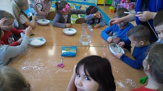 Grafika #8: "Kosmiczne" zajęcia w przedszkolu