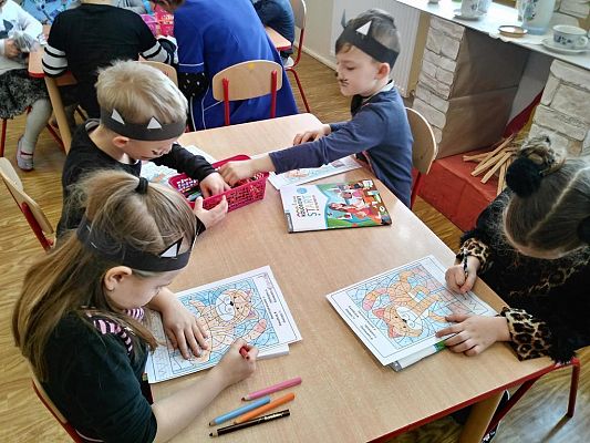 Grafika #4: Dzień Kota