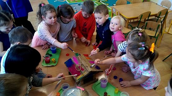 Grafika #0: Karmnik - ptasi bar