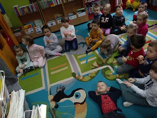 Grafika #5: WYCIECZKA SMERFÓW DO BIBLIOTEKI MIEJSKIEJ W LĘBORKU