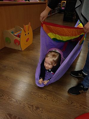 Grafika #1: WYCIECZKA SMERFÓW DO BIBLIOTEKI MIEJSKIEJ W LĘBORKU