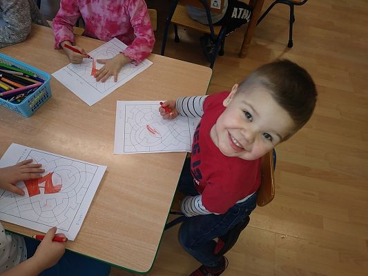 Grafika #2: ,,Małe serduszko- a miłość wielka jest!