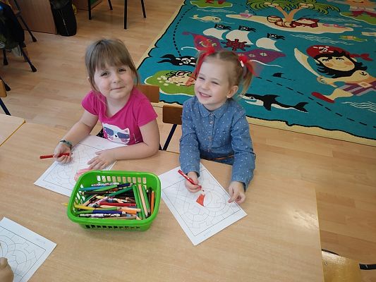 Grafika #3: ,,Małe serduszko- a miłość wielka jest!