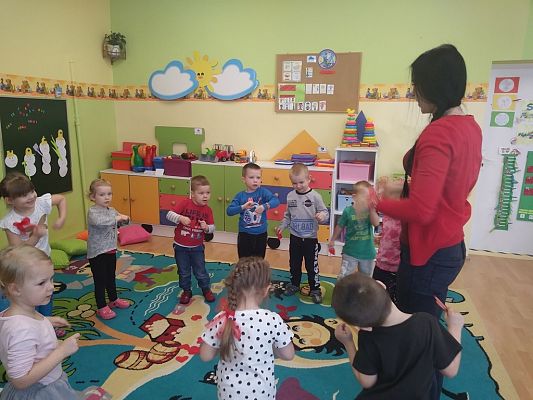 Grafika #5: ,,Małe serduszko- a miłość wielka jest!