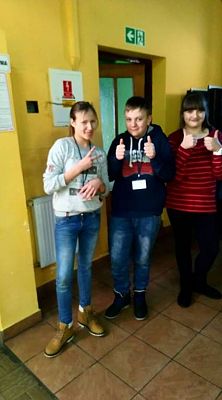 Grafika #0: Wolontariusze w świetlicy wiejskiej w Łebieniu