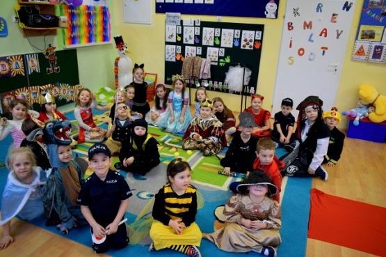 Grafika #17: BAL KARNAWAŁOWY W PRZEDSZKOLU
