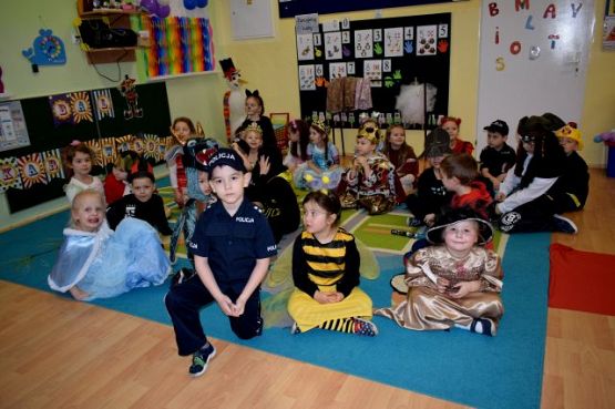 Grafika #18: BAL KARNAWAŁOWY W PRZEDSZKOLU