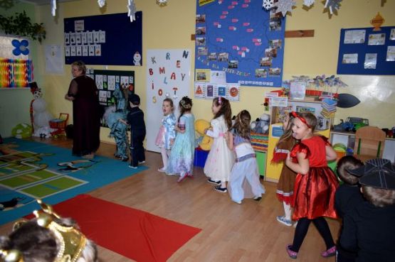 Grafika #21: BAL KARNAWAŁOWY W PRZEDSZKOLU