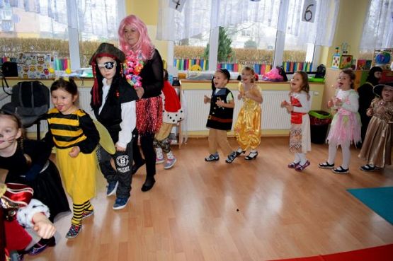 Grafika #22: BAL KARNAWAŁOWY W PRZEDSZKOLU