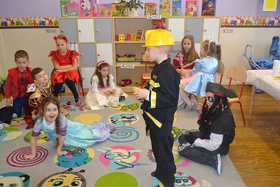 Grafika #11: BAL KARNAWAŁOWY W PRZEDSZKOLU