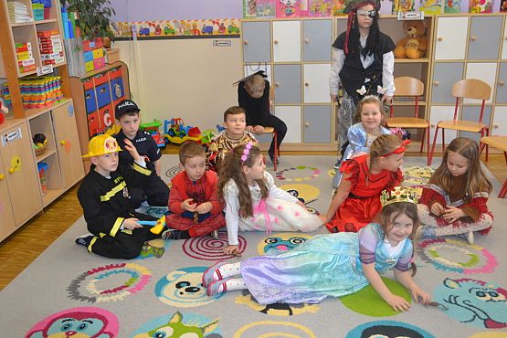 Grafika #12: BAL KARNAWAŁOWY W PRZEDSZKOLU