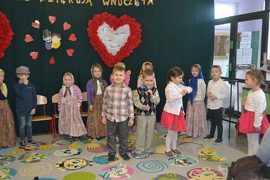 Grafika #8: Dzień Babci i Dziadka w Przedszkolu