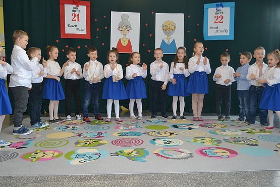 Grafika #10: Dzień Babci i Dziadka w Zerówce