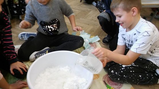 Grafika #2: Zabawy na śniegu