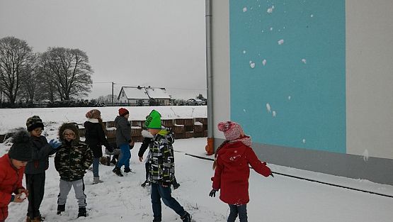 Grafika #5: Zabawy na śniegu