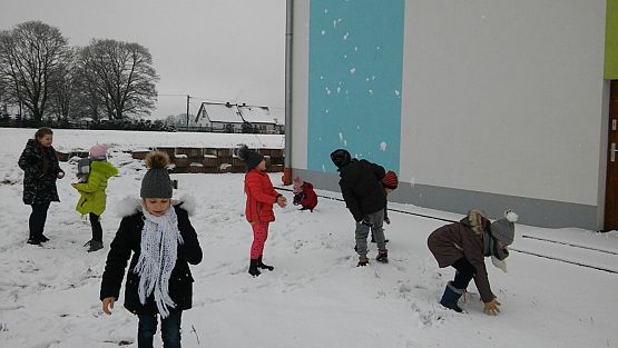 Grafika #7: Zabawy na śniegu