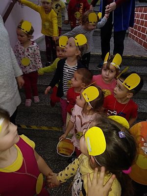 Grafika #7: Dzień bez przyjaciela to jak dzbanek, w którym nie została nawet kropelka miodu.