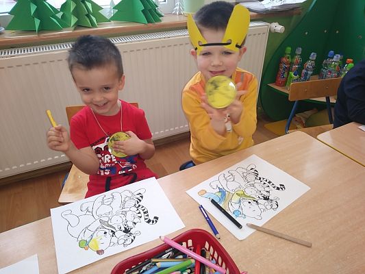 Grafika #3: Dzień bez przyjaciela to jak dzbanek, w którym nie została nawet kropelka miodu.