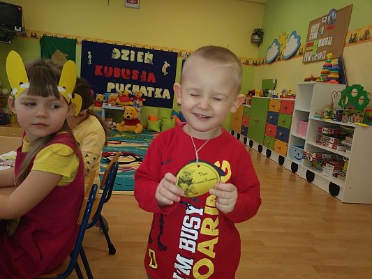 Grafika #4: Dzień bez przyjaciela to jak dzbanek, w którym nie została nawet kropelka miodu.